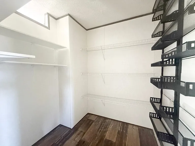 175 Oak Ln — Photo 21