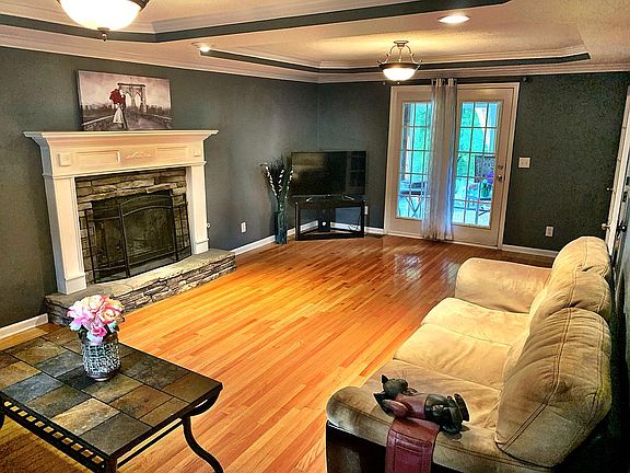 2nd image of 21 Meadowbridge Dr