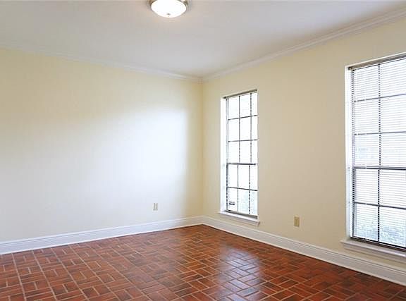 4th image of 5878 Canal Blvd