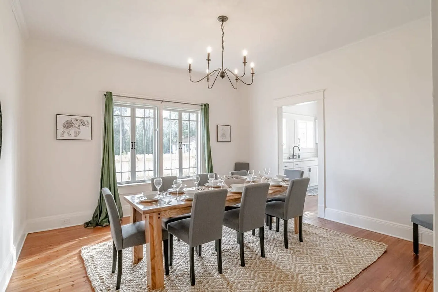 3 bed, 2.0 bath, 1991 sqft, $3,876 — Photo 2