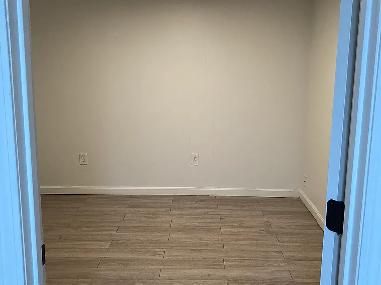 52 Nancy St #5 — Photo 10