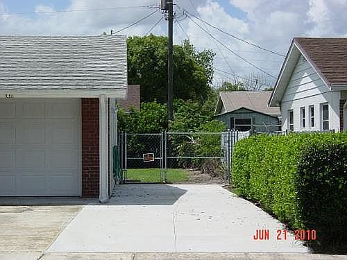 3rd image of 3130 Lowndes Dr