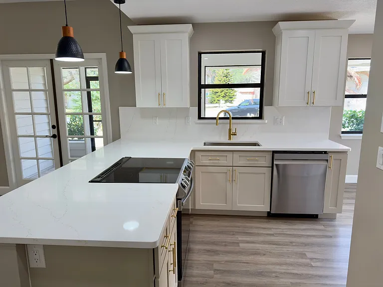1305 Northside Dr — Photo 6