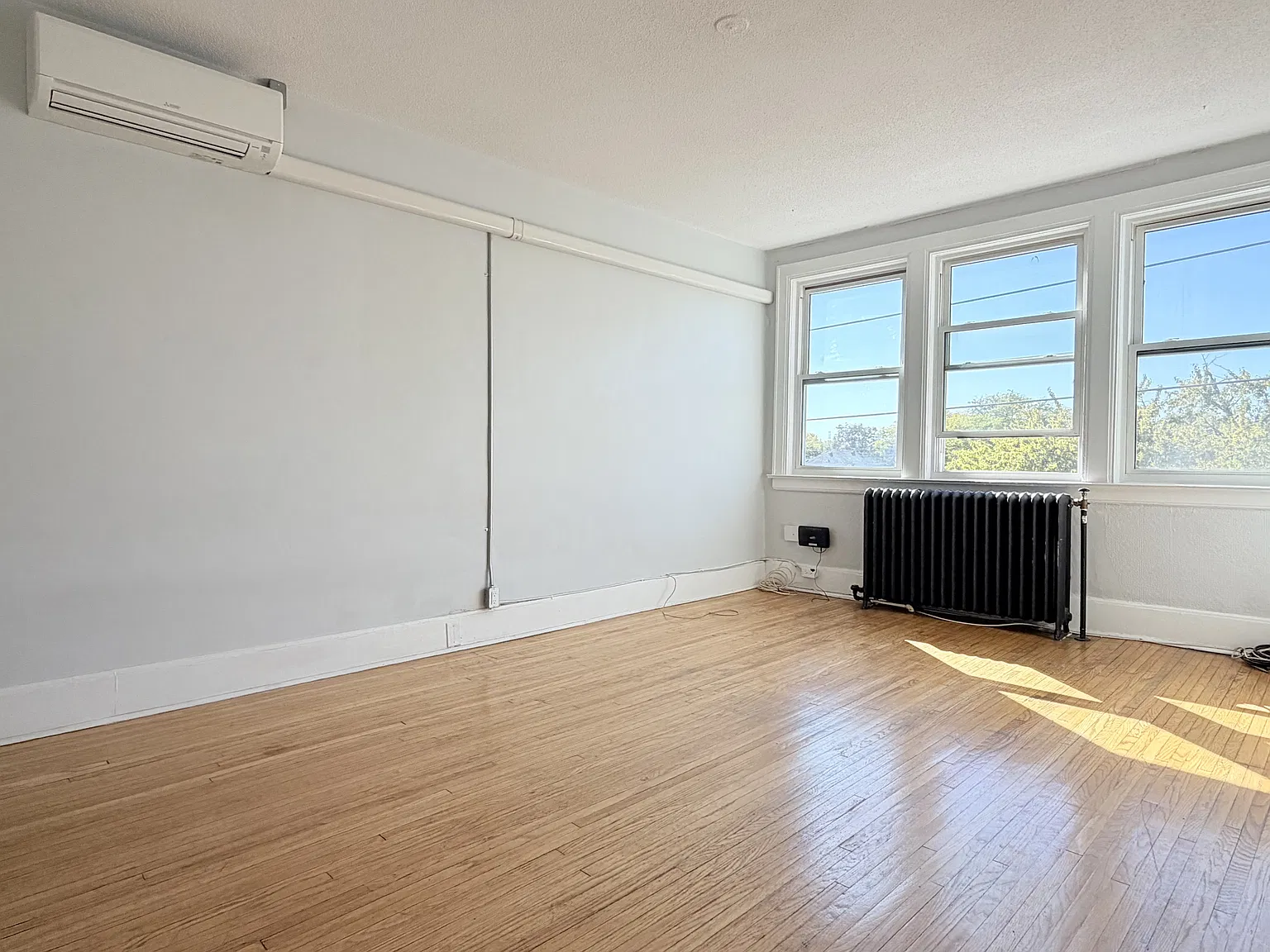 1 bed, $1,137 — Photo 3