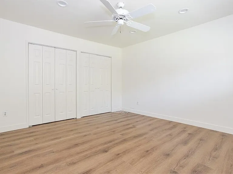 11300 Yolanda Ave — Photo 16