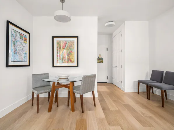 99 Bank Street image 3 of 9