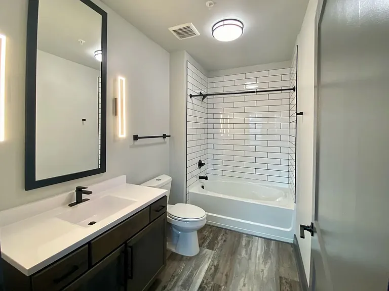 The Vibe Apartments — Photo 16