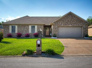 916 Fawn Creek Dr, Evansville, IN 47712
