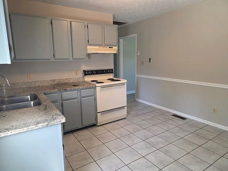 107 Oliver Street — Photo 4