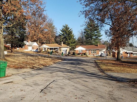 4th image of 9275 Dell Ct