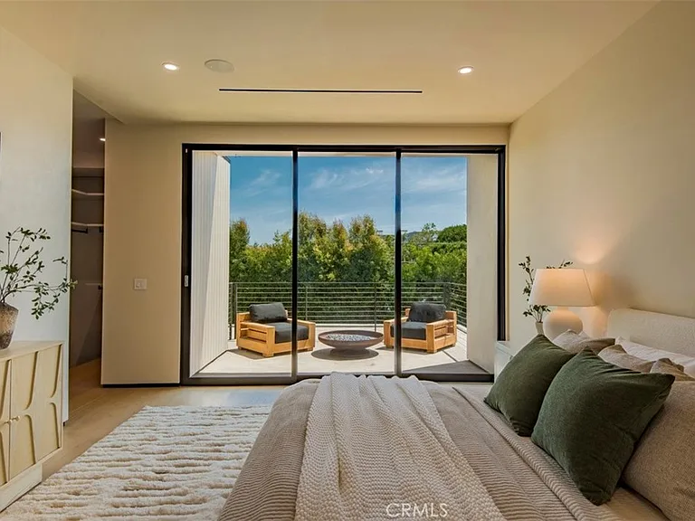 9018 Dorrington Ave — Photo 40