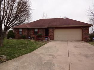 506 N Cherry Cir, Nixa, MO 65714