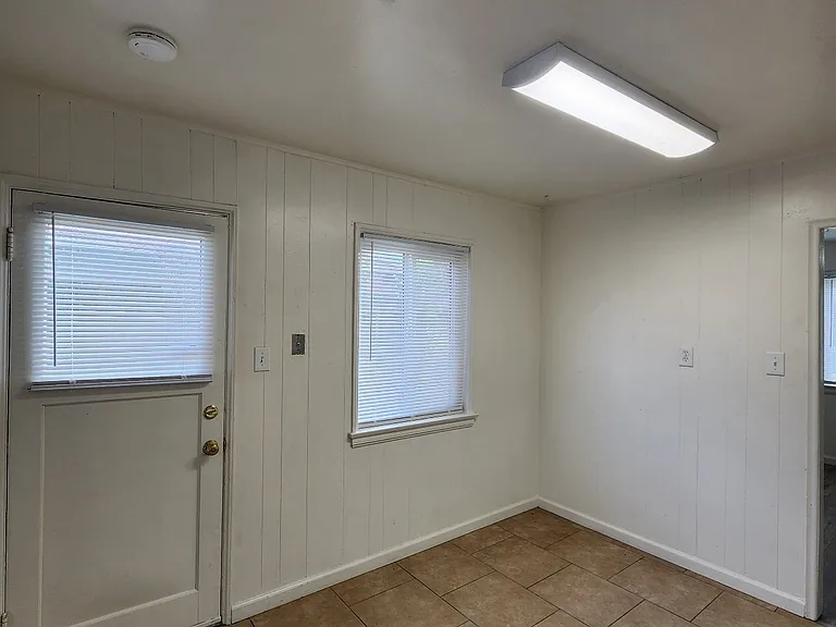 Dining area in corner of kitchen.