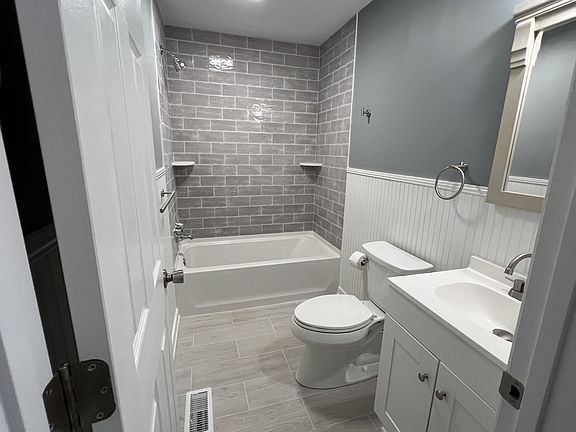 3rd image of 517 Pullbrooke Dr
