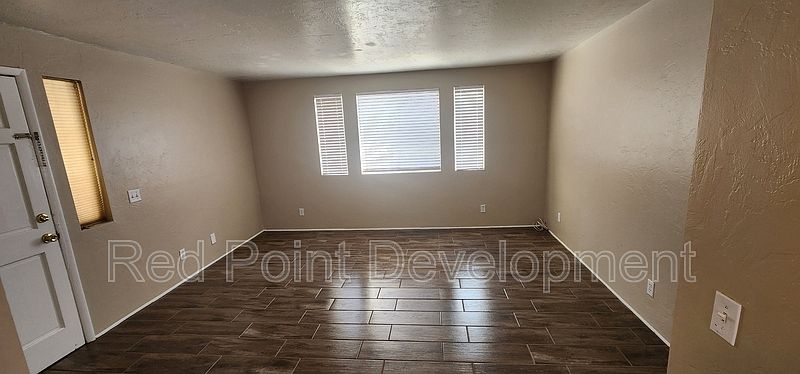 1st image of 3932 E Hayhurst Ln #4