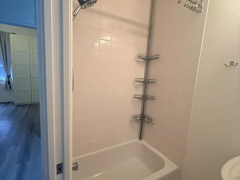 866 Broadview Ave #1 — Photo 7