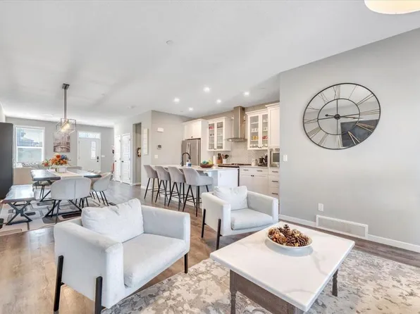 116 W Lucas St NW, Calgary, AB T3P 1R6