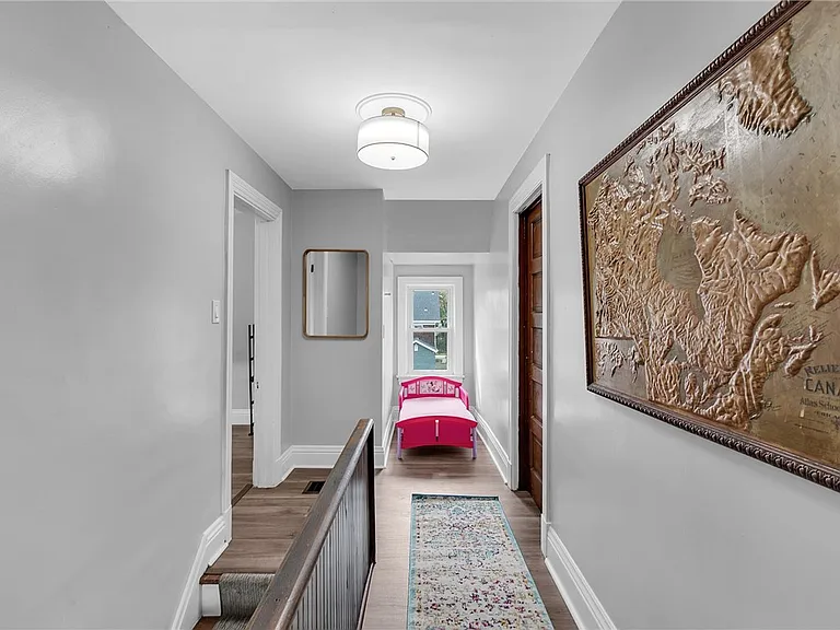 713 Clinton Pl — Photo 30