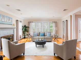 165 Deerfield Ln, Hanover, MA 02339