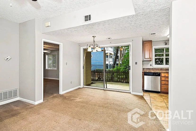 1 bed, 1.0 bath, 780 sqft, $1,295 — Photo 2