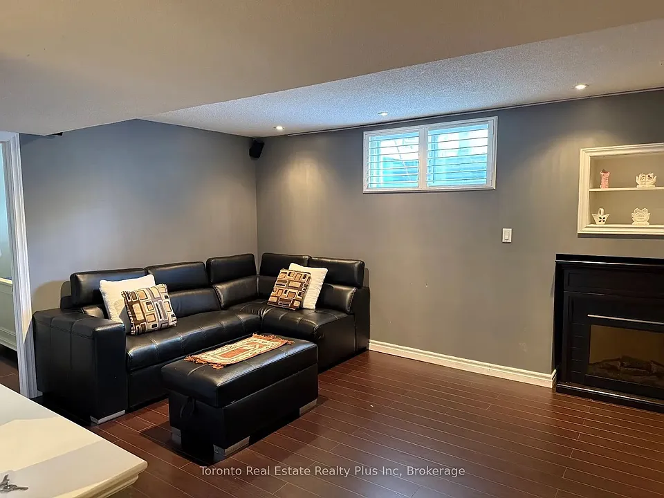 4 Paddington Rd #BASEMENT