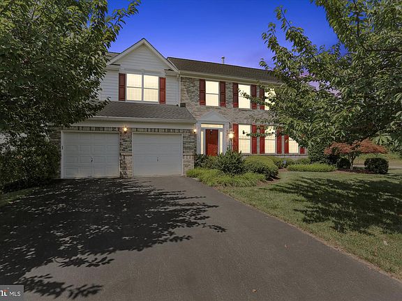 4th image of 4701 Broom Dr