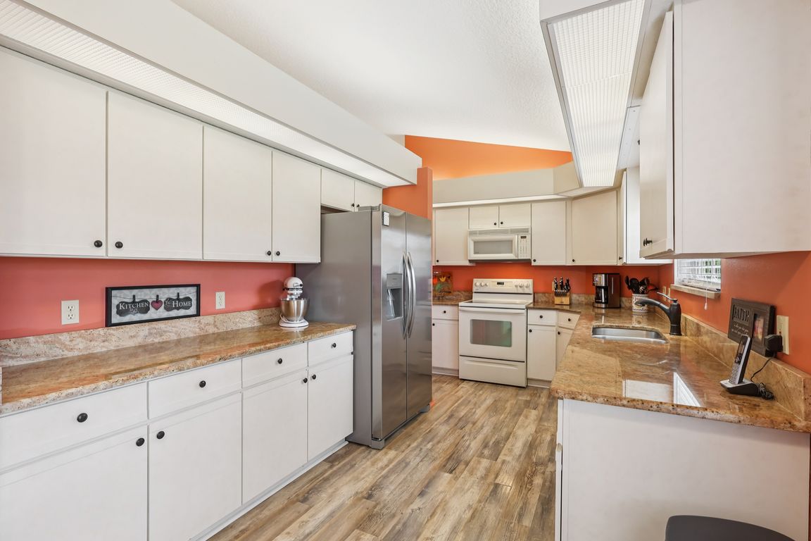 next background image