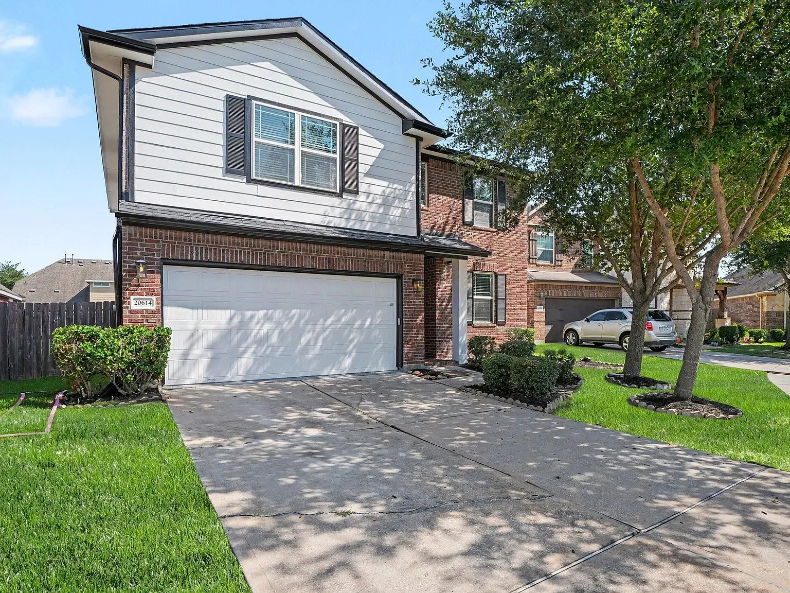 4 bed, 2.5 bath, 2437 sqft, $2,700 — Photo 3