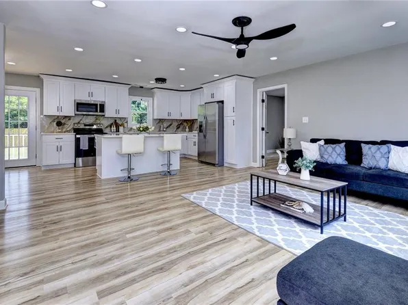 6999 Linda Cir, Hayes, VA 23072