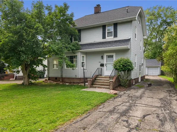 67 Southwick Dr, Bedford, OH 44146