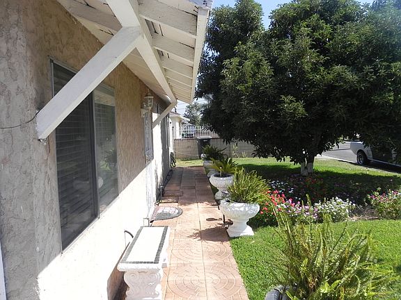 4th image of 219 S Siesta Ave