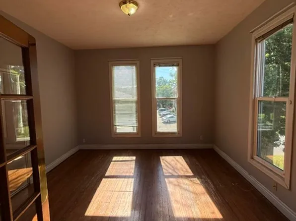 1313 S 32nd St, 1313 S 32nd St APT 2, Omaha, NE 68105