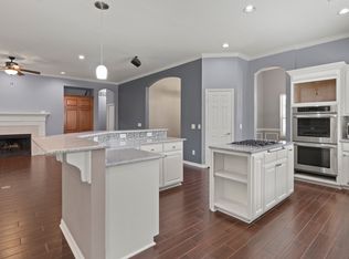 1003 Hunters Creek Dr, Carrollton, TX 75007