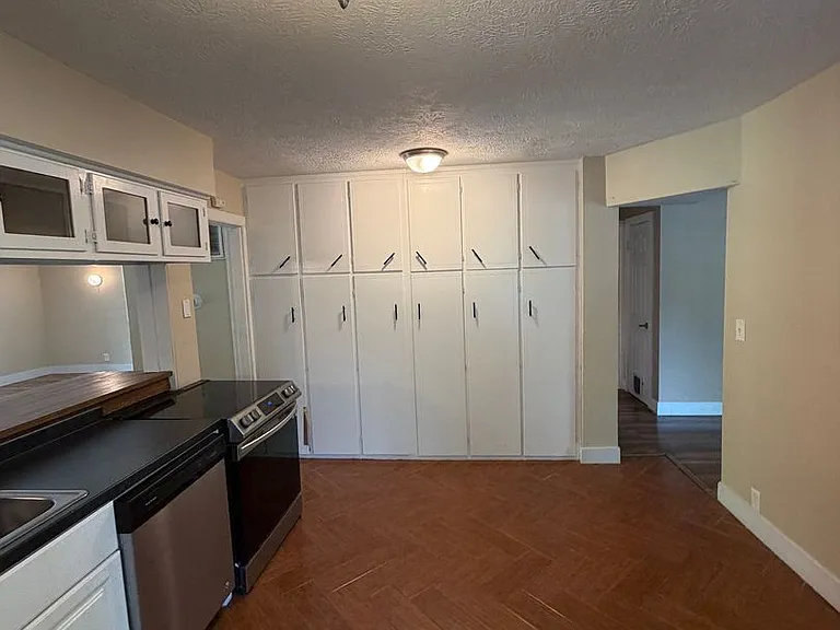 600 Dadson Dr — Photo 8