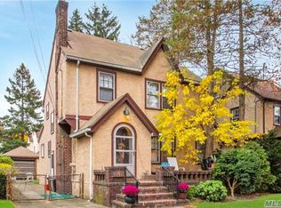 277 Lindbergh St, West Hempstead, NY 11552