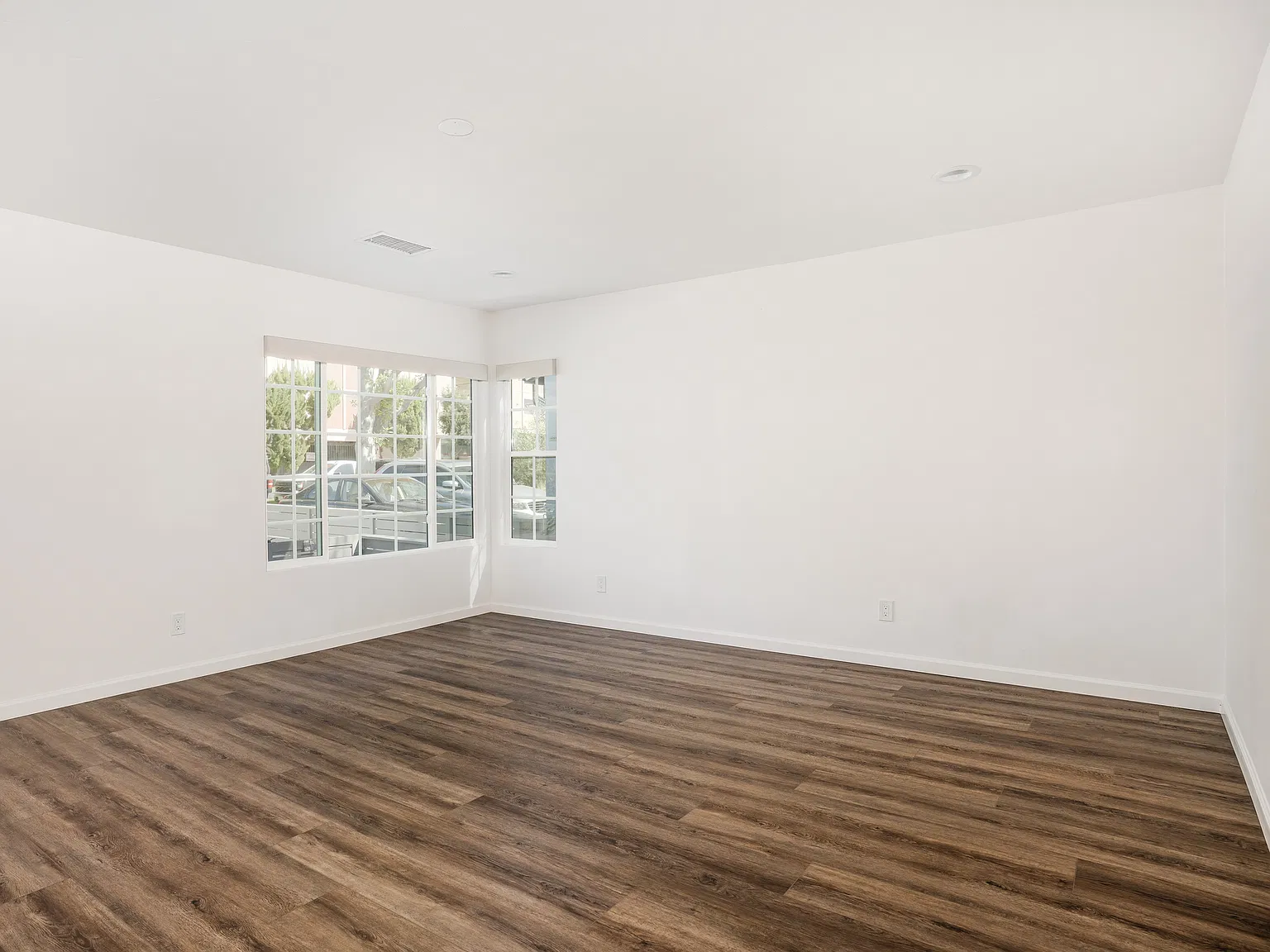 3 bed, 2.5 bath, 1436 sqft, $5,595 — Photo 4