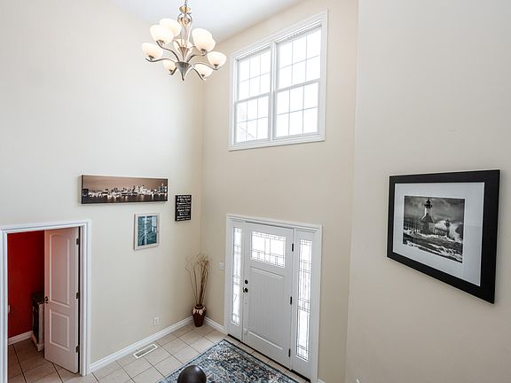 5th image of 4772 Lauren Ln