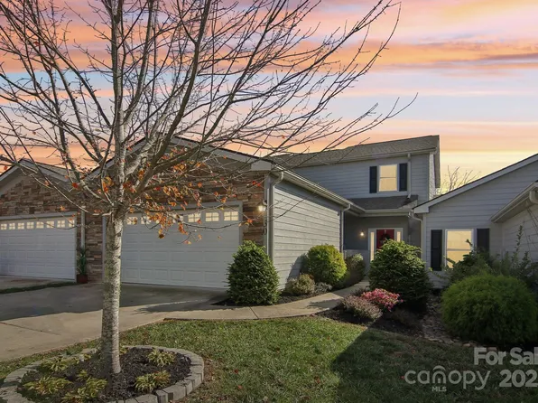 30 Holiday Dr, Arden, NC 28704