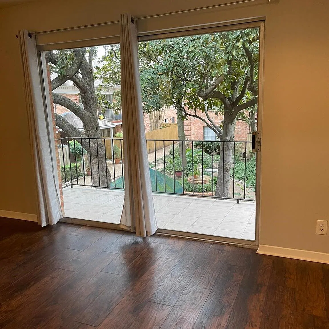 1 bed, 1.0 bath, 706 sqft, $1,100 — Photo 4