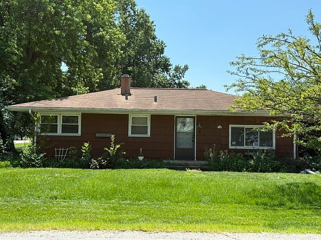 2nd image of 6100 Pershing Ave