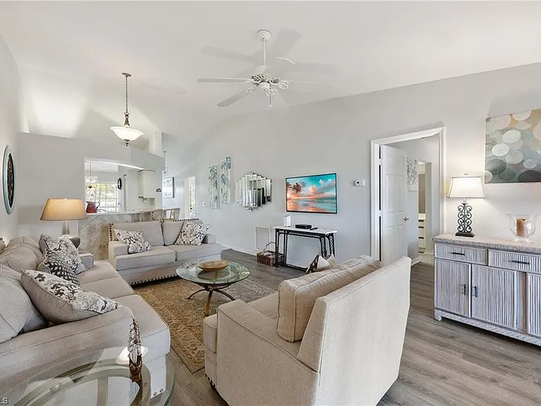 822 Gulf Pavillion Dr #202 — Photo 8