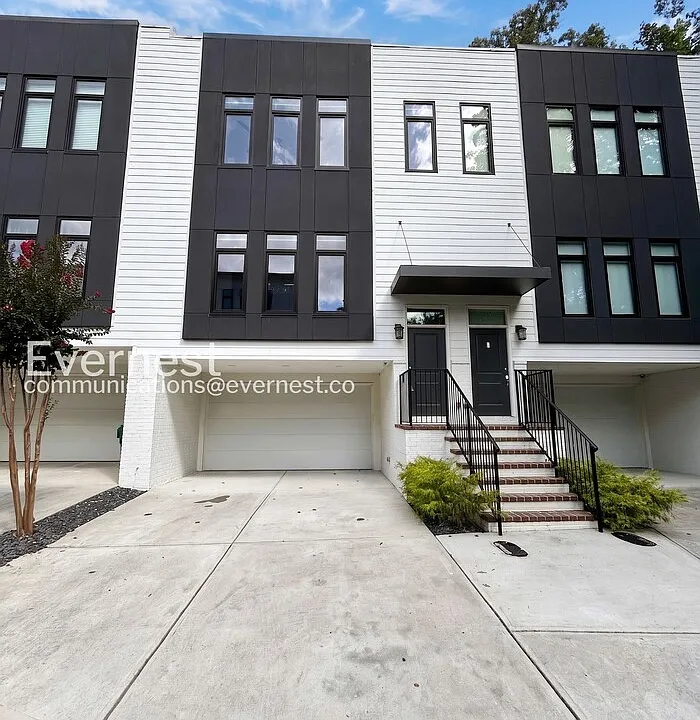 1099 Briar Cove Cir