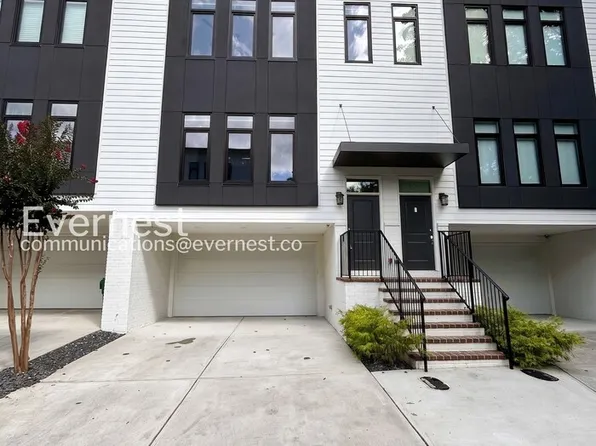 1099 Briar Cove Cir, Atlanta, GA 30329