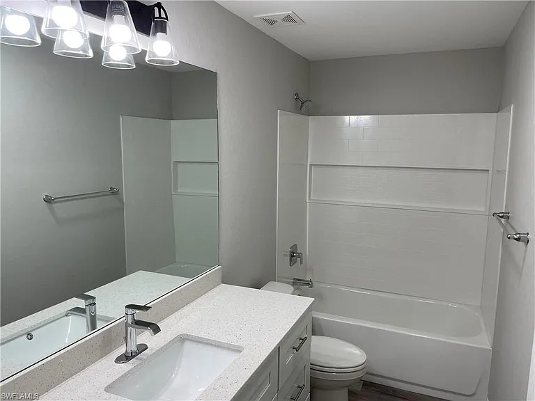 3222 Santa Barbara Blvd N — Photo 8