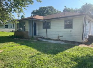 100 N Lane St #P, Potomac, IL 61865