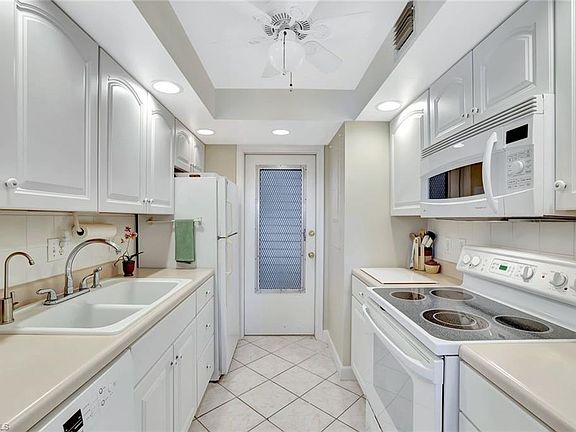 5th image of 1300 Gulf Shore Blvd N APT 410