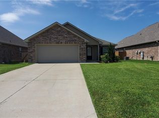317 Long Hill Dr, Sulphur, LA 70665