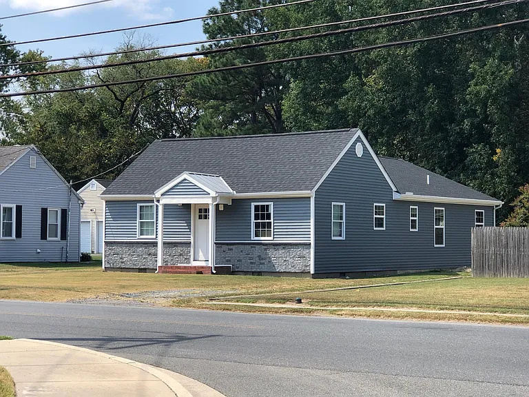 114 N Camden Ave — Photo 1