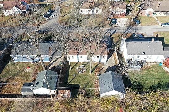 5th image of 301 E Cowing Dr