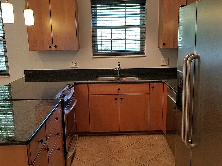 612 E Church St — Photo 12